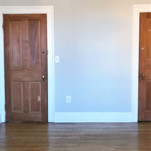 Building Photo - 2315 N Charles St