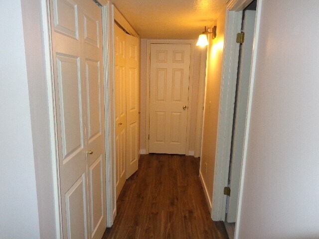 Building Photo - 954 Schneitter Cir