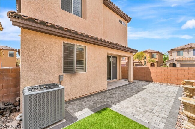 Building Photo - 7616 Perla Del Mar Ave