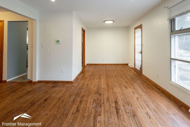 Building Photo - 1112 Woodland St