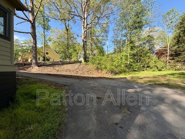 Building Photo - 92 Westover Dr
