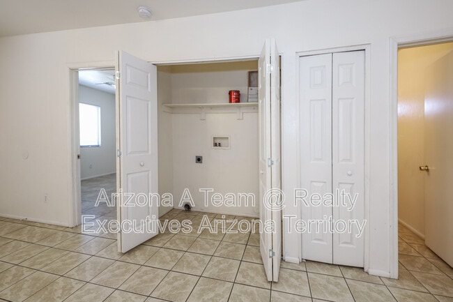 Building Photo - 2635 N Fontana Ave
