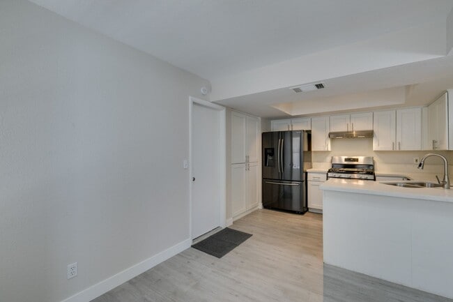 Building Photo - Great 3 bedroom home in South Shores!!