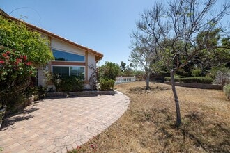 Building Photo - Attached 3-Bedroom Home with Spacious Yard...