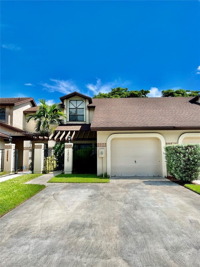 Primary Photo - 13725 SW 100th Terrace