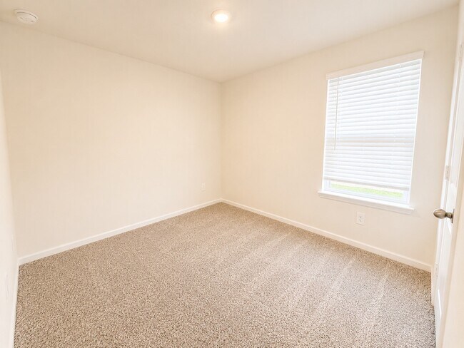 Building Photo - 4211 Westbrook Pk Ln