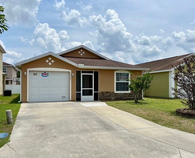 Building Photo - 12305 NE 48th Loop