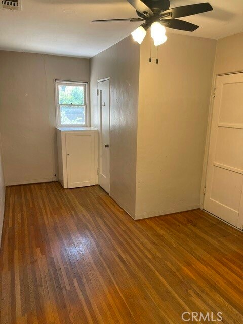 Building Photo - 4586 Sunnyside Dr