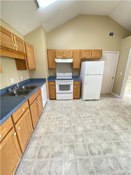 Building Photo - 11 Blue Gill Ln