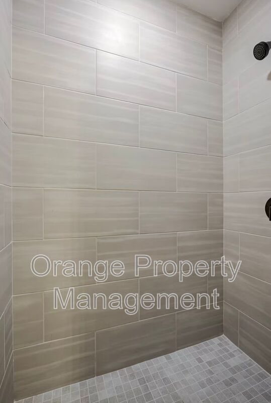 Building Photo - 630 N 46th St