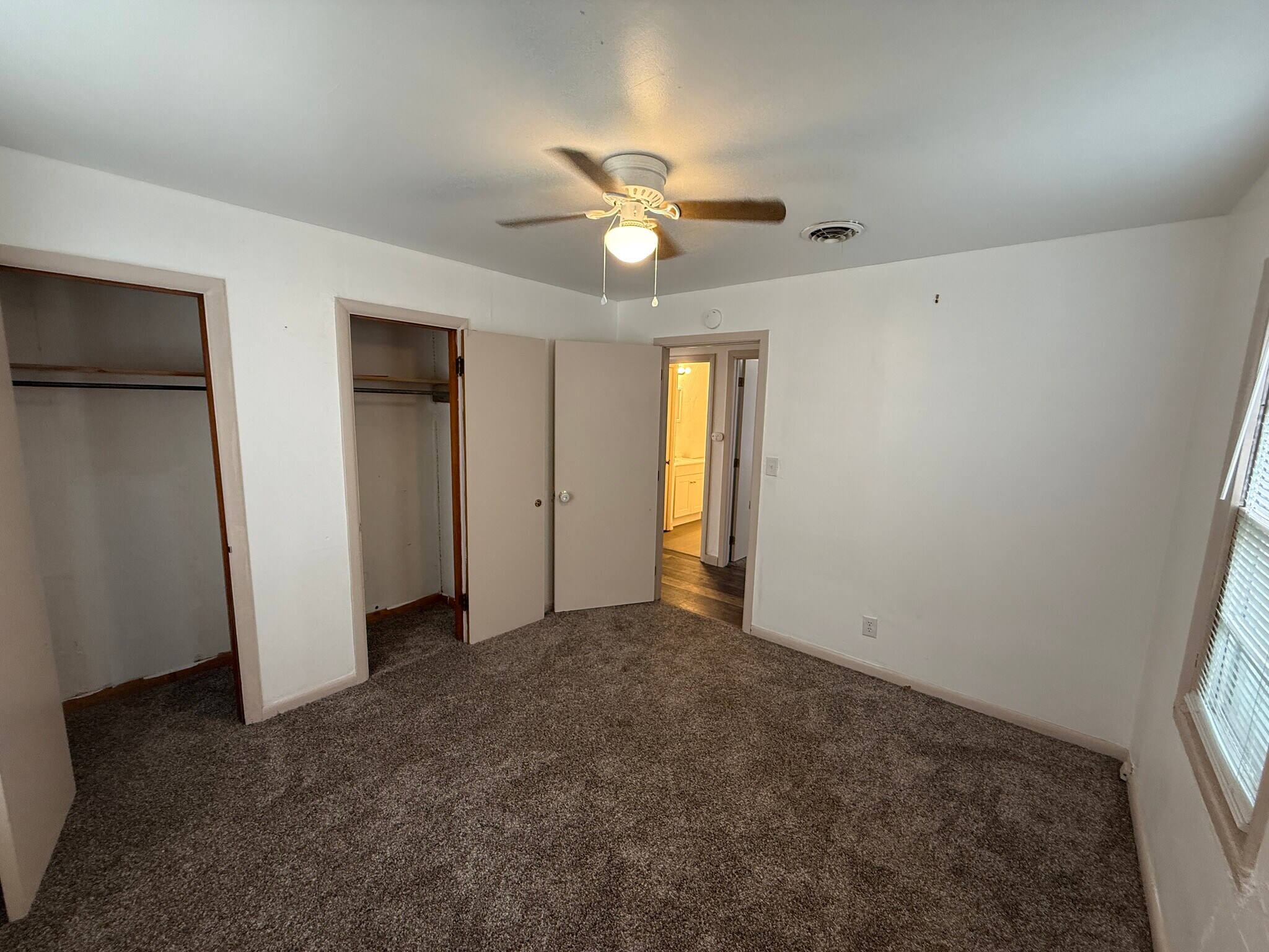 Building Photo - 1009 S Wells St