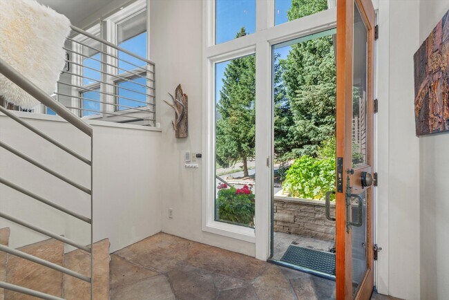 Building Photo - 15 Terrace Dr