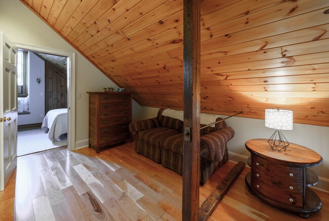 Building Photo - 45 Taconic Ave