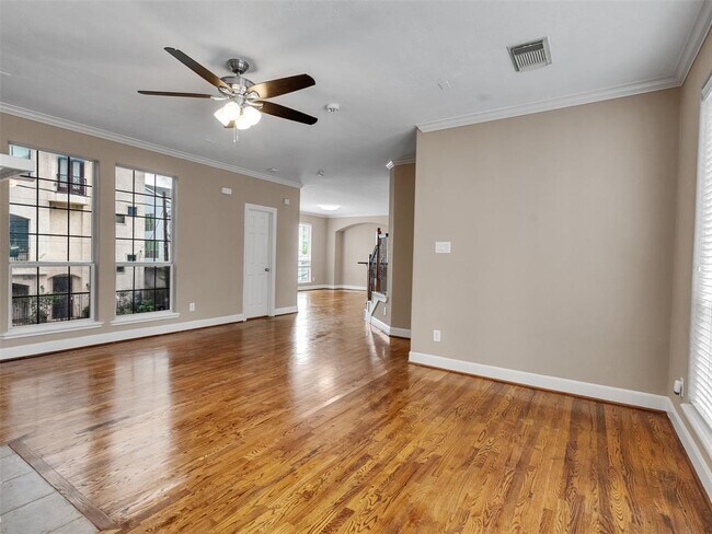 Building Photo - 4319 Lillian St