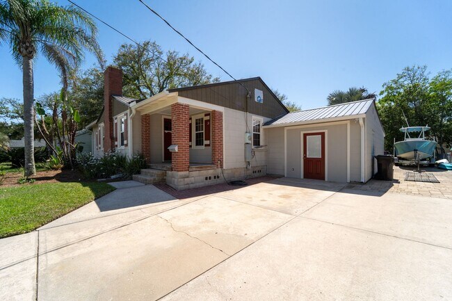 Building Photo - Davis Shores 3/2 Single Family Home