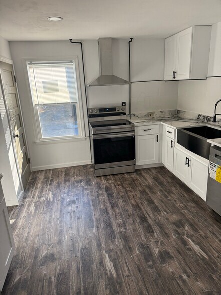 Building Photo - 3 Keller Ave