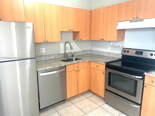 Building Photo - 4668 NW 9th Dr