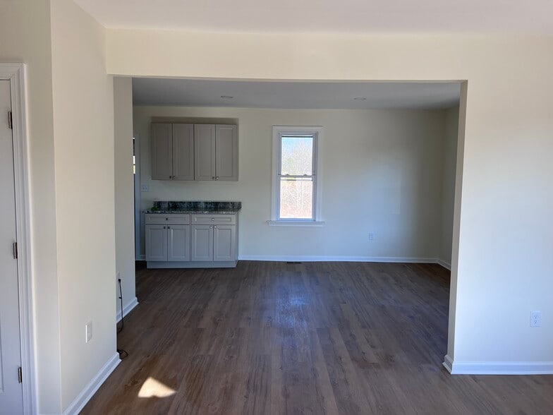 Building Photo - 707 Tuckahoe Rd