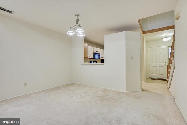 Building Photo - 112 Appletree Ct