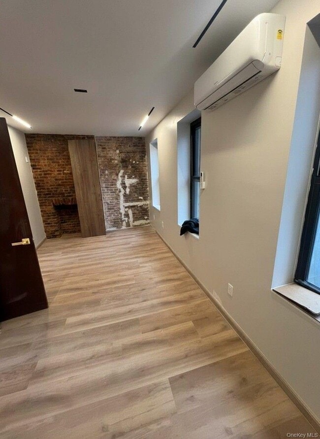 Building Photo - 294 Broadway