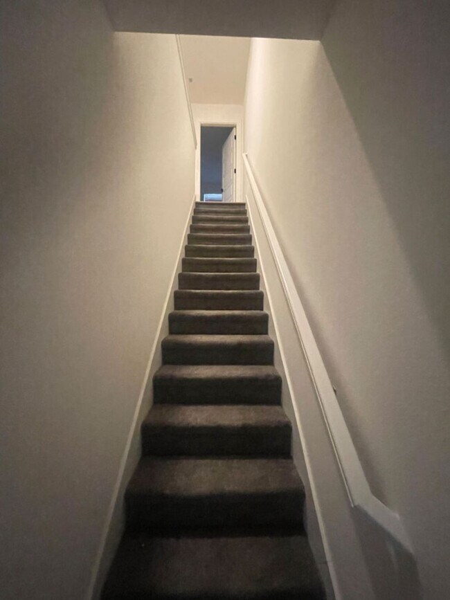 Building Photo - Bentonville Townhouse!