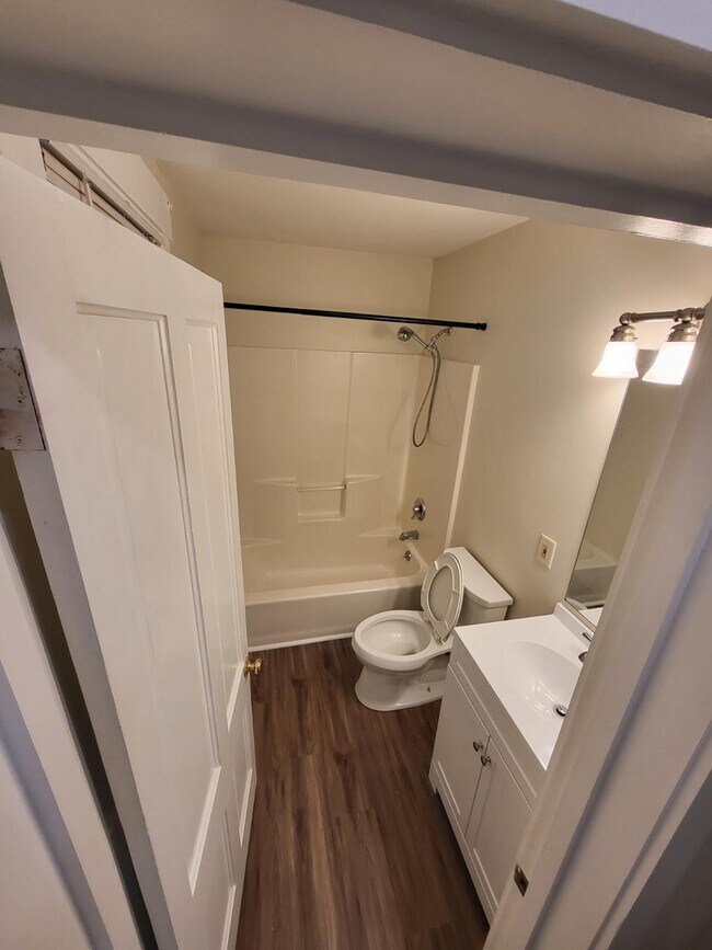 Unit #1 bathroom - 35 Concord St