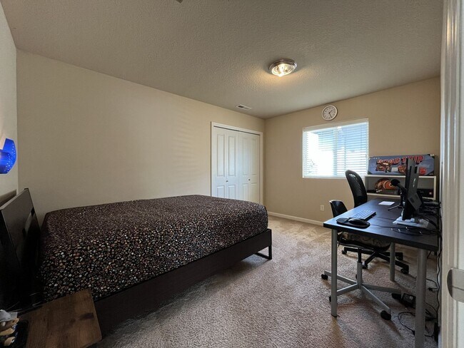 Building Photo - Stunning 4 Bedroom + Loft Bethany Home with Open Layout, Stainless Steel Kitchen, Two Car Garage ...