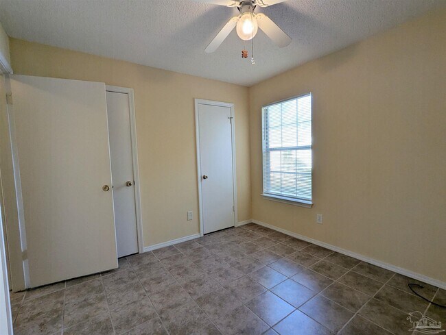 Building Photo - 512 Quail Nest Ln