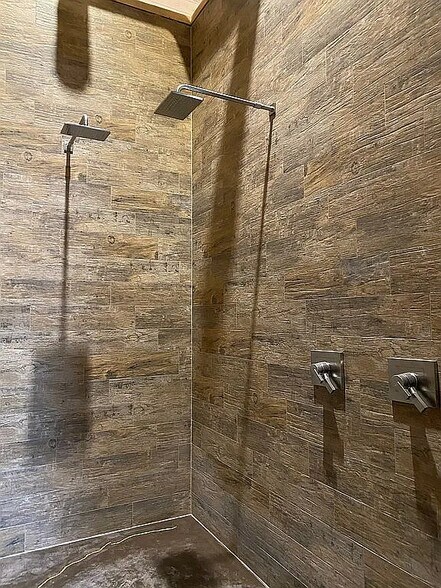 Building Photo - 978 Lakeview Dr