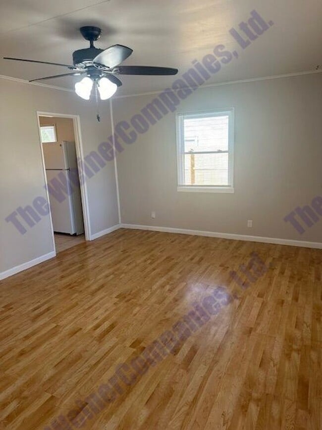 Building Photo - 2bd 1ba House Available for Sublease Octob...