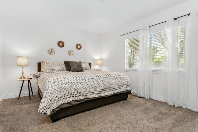 Building Photo - 3187 S Signorello Ln