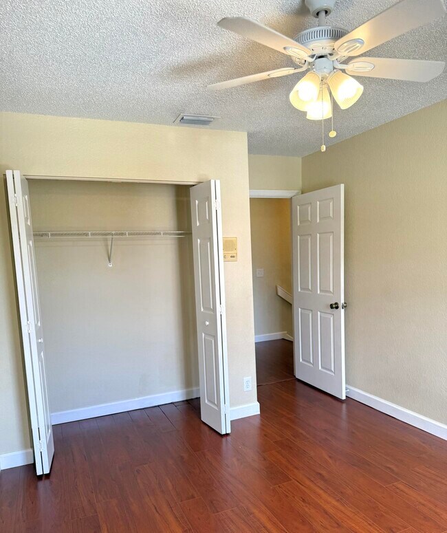 Building Photo - 18292 Clear Brook Cir