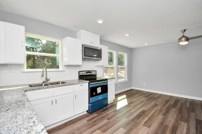 Building Photo - 5711 Breland St