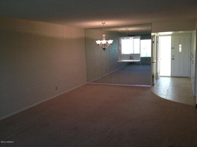 Building Photo - 2 Bedroom 2 Bath condo with ALL utilities ...