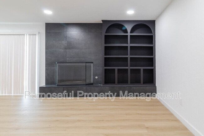 Building Photo - 8913 Bentree Country Way