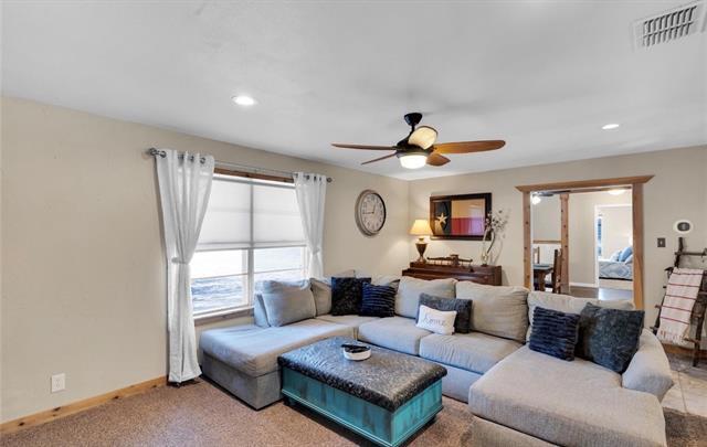 Building Photo - 800 FM 1187