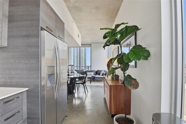 Building Photo - 151 SE 1st St