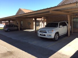 Building Photo - 1811 Aruba Dr