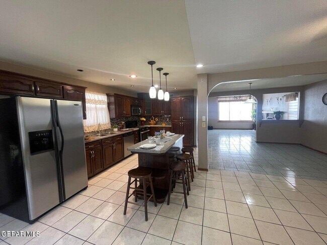 Building Photo - 808 Merriman Dr