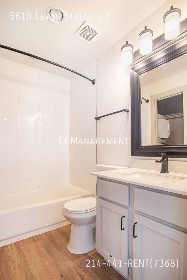 Building Photo - 5610 Lewis St