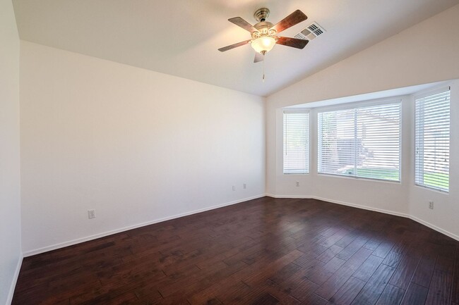 Building Photo - YEAR END MOVE IN SPECIAL!  NEWLY RENOVATED...