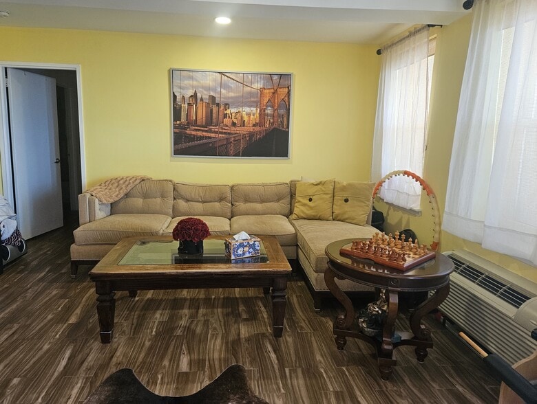 Building Photo - 2 Richmond Rd