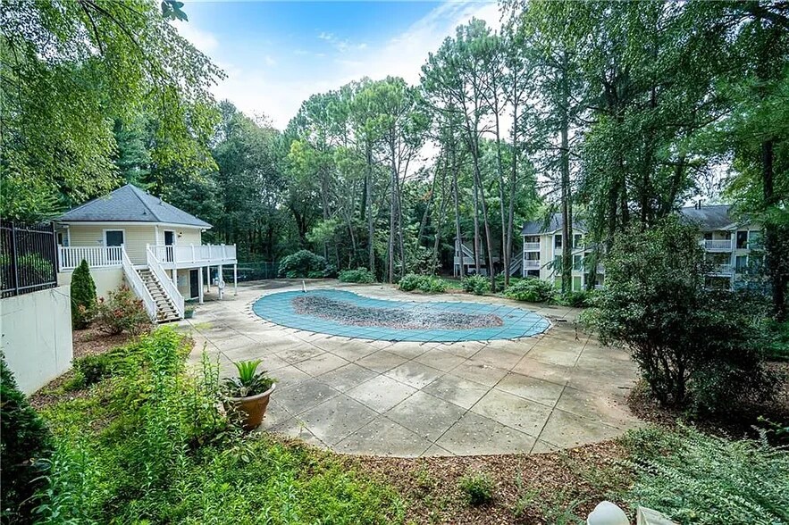 Building Photo - 1404 Augusta Dr SE