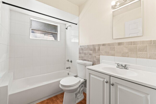 Building Photo - 4881 Gulfstream Rd