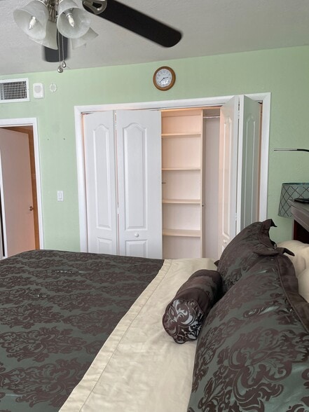 Master Closet - 5005 Collins Ave