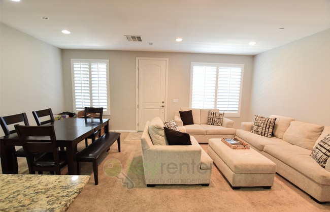 Building Photo - Chula Vista, Seaview Terrace Community | C...