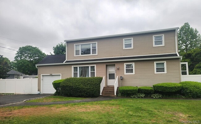 Primary Photo - 296 Old Farmingdale Rd