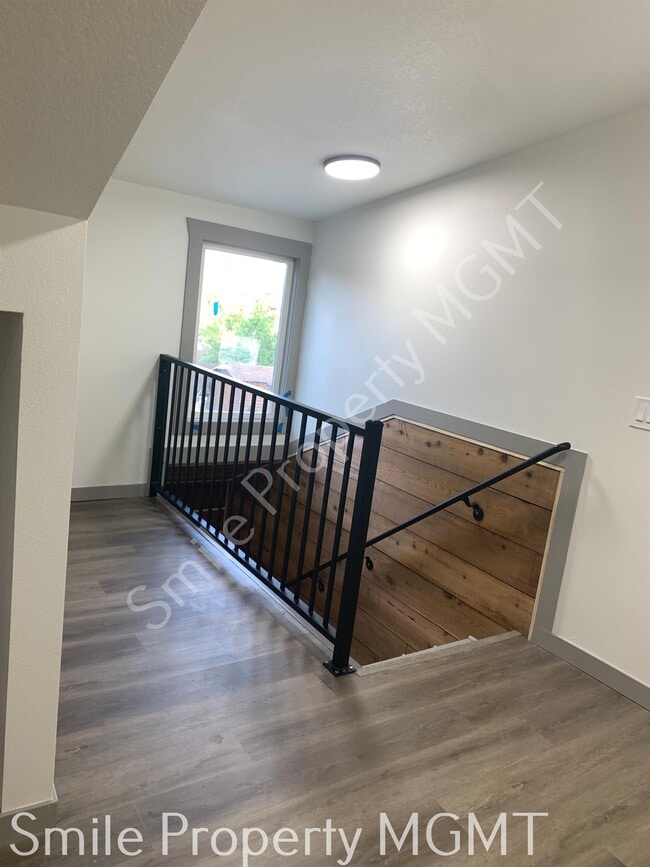 Building Photo - 5312 SE 92nd Ave