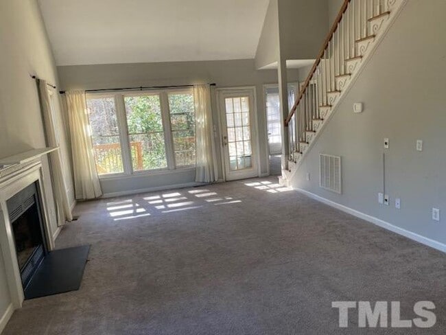 Building Photo - 2813 Isabella Dr