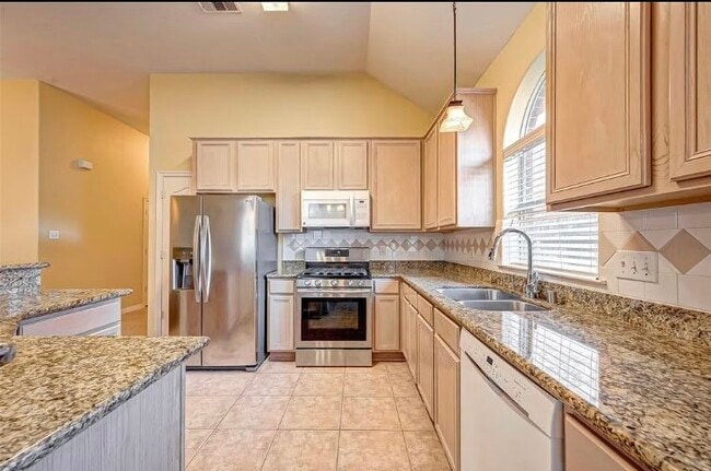 Building Photo - 1710 Park Forest Dr